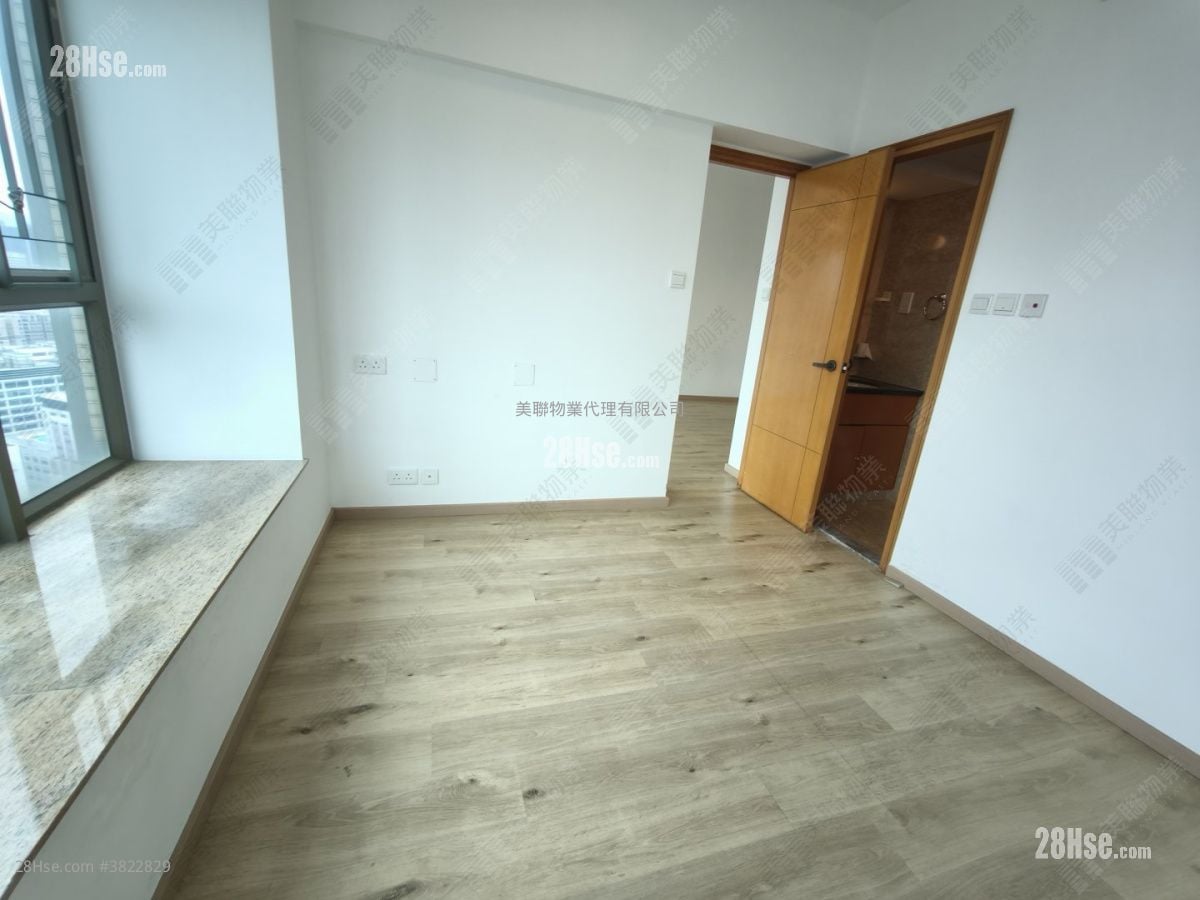 The Bloomsville Sell 3 Bedrooms , 2 Bathrooms 704 ft²