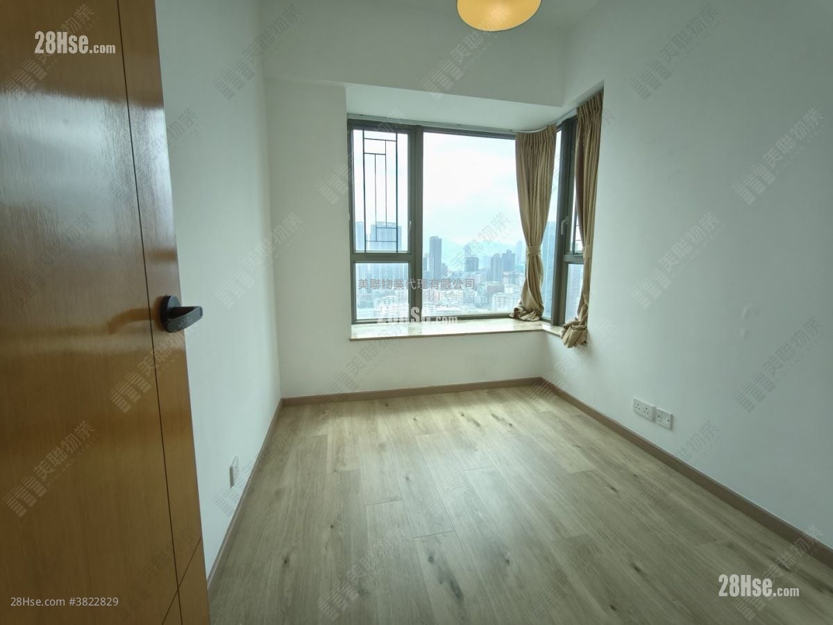 The Bloomsville Sell 3 Bedrooms , 2 Bathrooms 704 ft²