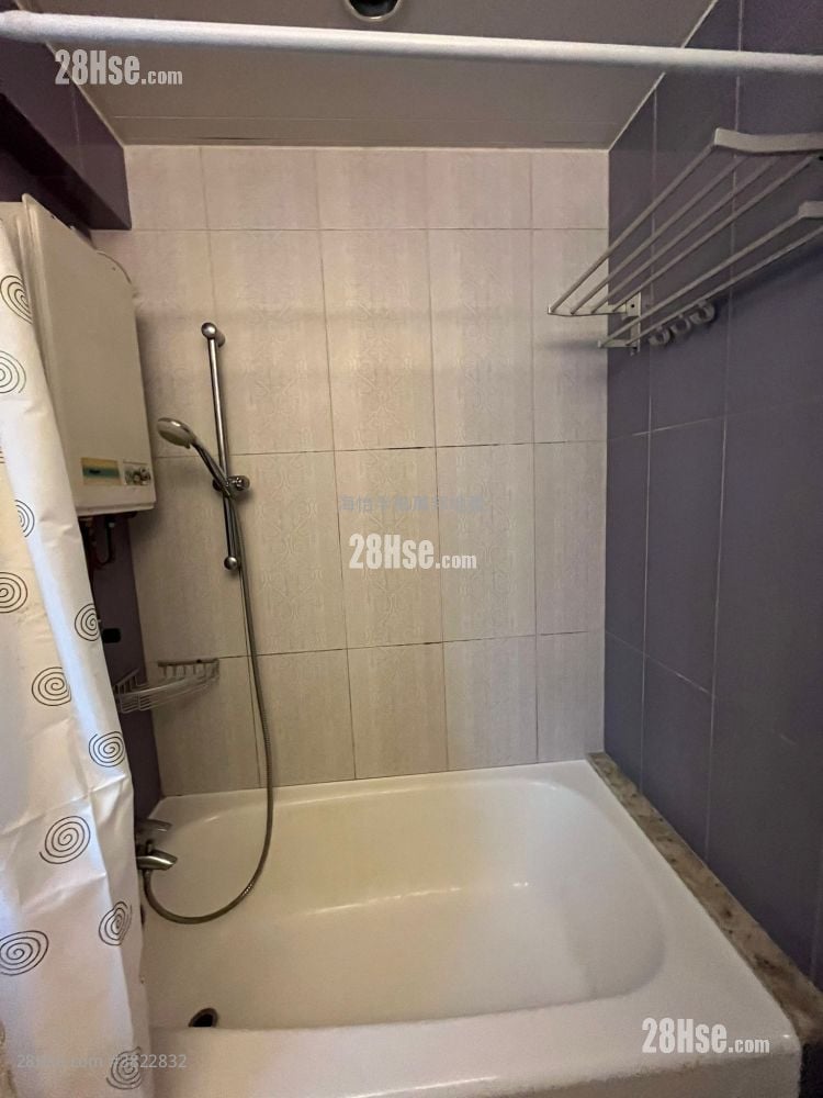 South Horizons Sell 4 Bedrooms , 2 Bathrooms 739 ft²