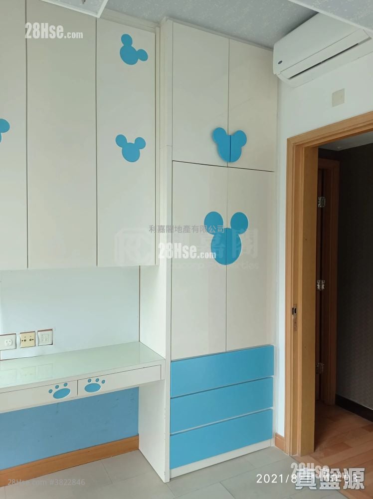 Manhattan Hill Sell 3 Bedrooms , 3 Bathrooms 888 ft²