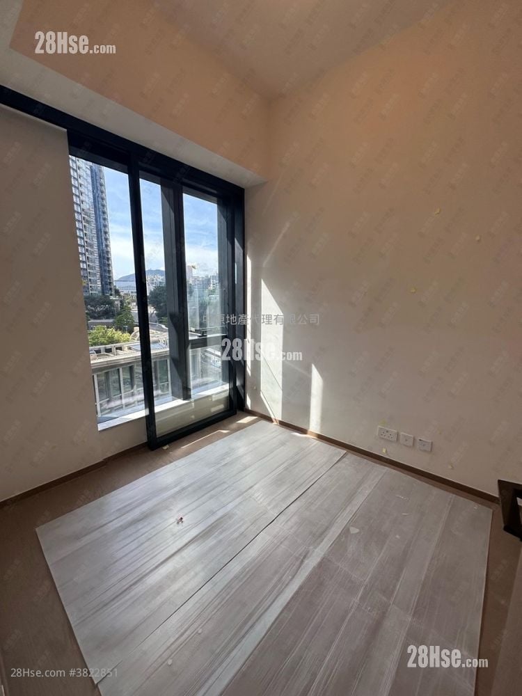 Onmantin Sell 1 Bedroom , 1 Bathroom 388 ft²