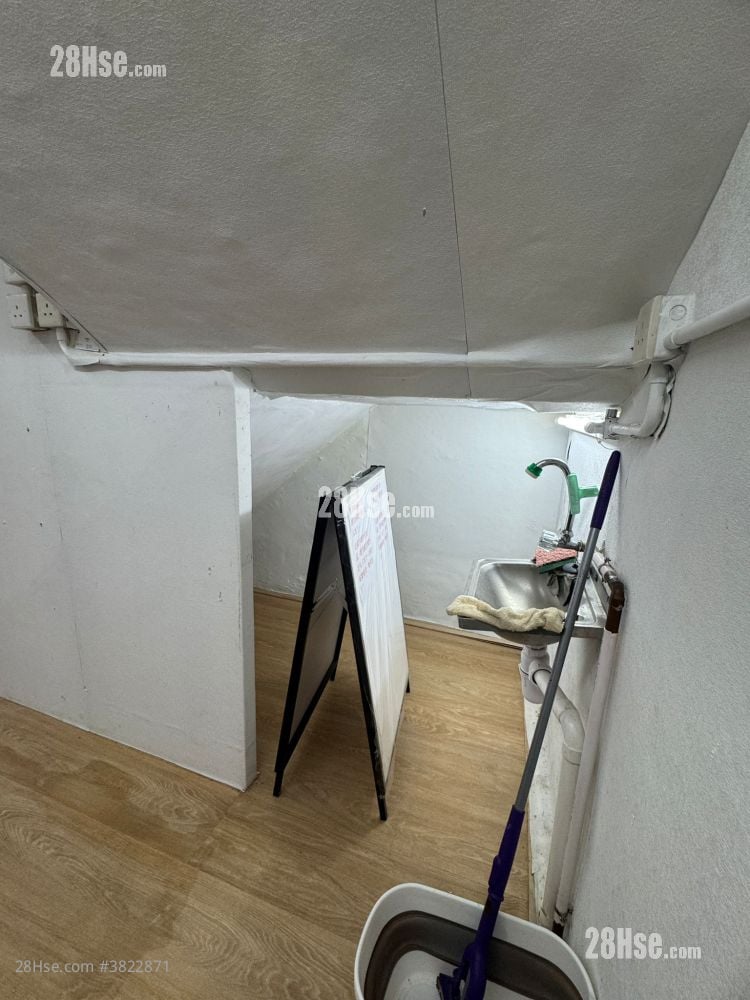 文咸东街146号唐楼 租盘 100 平方尺