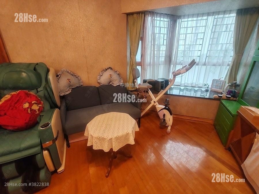 Greenpark Villa Sell 3 Bedrooms , 2 Bathrooms 716 ft²