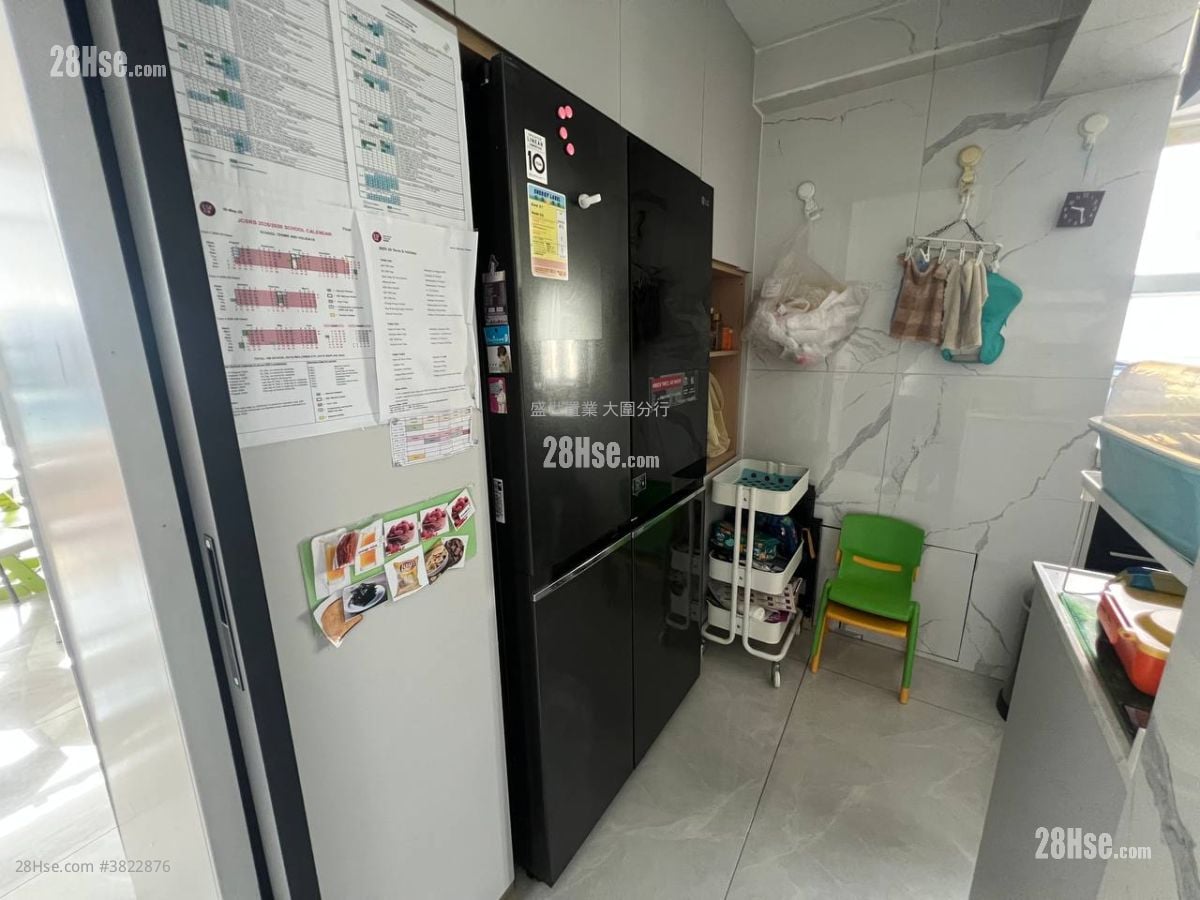 Greenfield Court Sell 3 Bedrooms , 3 Bathrooms 1,143 ft²