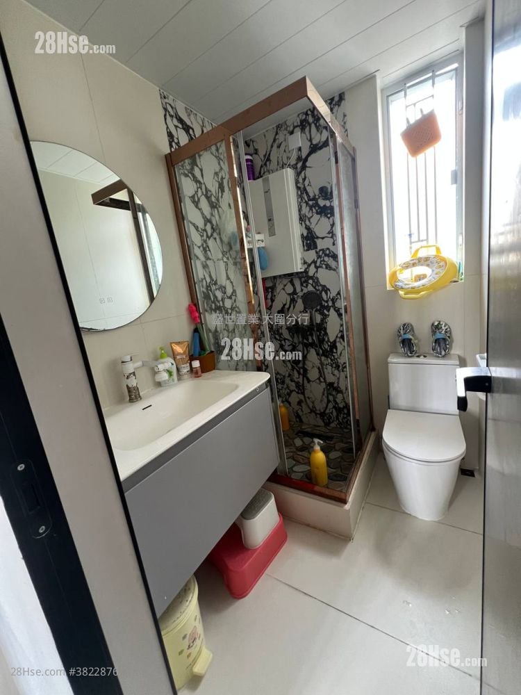 Greenfield Court Sell 3 Bedrooms , 3 Bathrooms 1,143 ft²