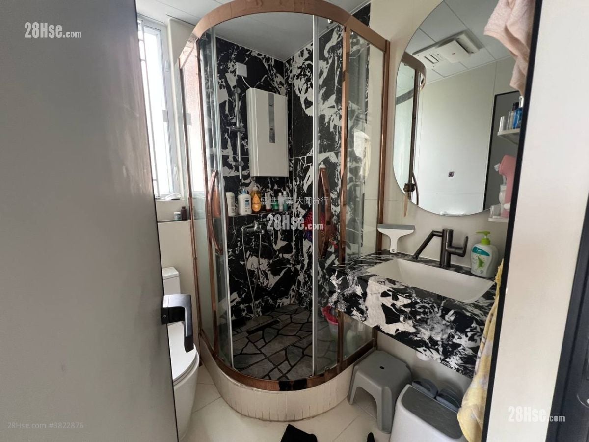 Greenfield Court Sell 3 Bedrooms , 3 Bathrooms 1,143 ft²