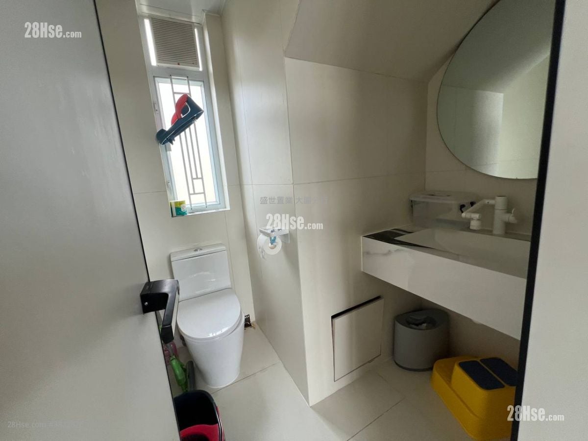 Greenfield Court Sell 3 Bedrooms , 3 Bathrooms 1,143 ft²