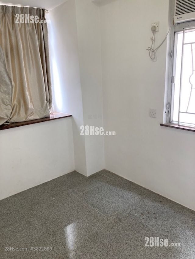 Fung Cheung Building Sell 2 Bedrooms , 1 Bathroom 333 ft²