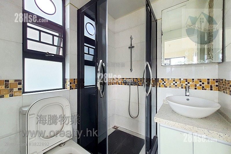 村屋 售盤 2 房 , 2 浴室 700 平方呎