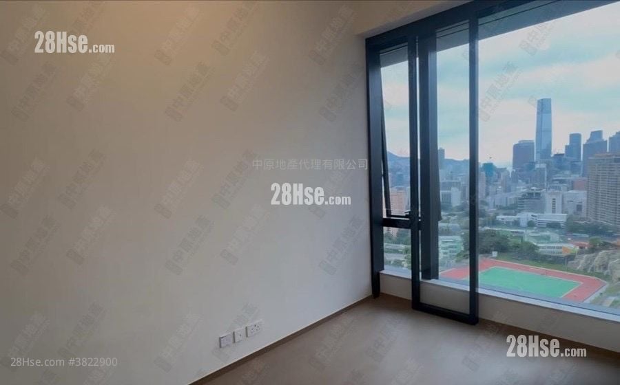 Onmantin Rental 2 Bedrooms , 1 Bathroom 528 ft²