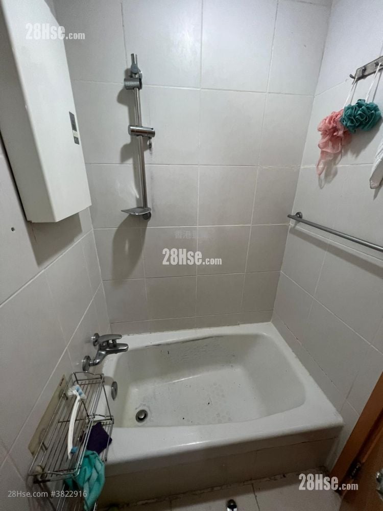 Metro Harbour View Sell 2 Bedrooms , 1 Bathroom 440 ft²