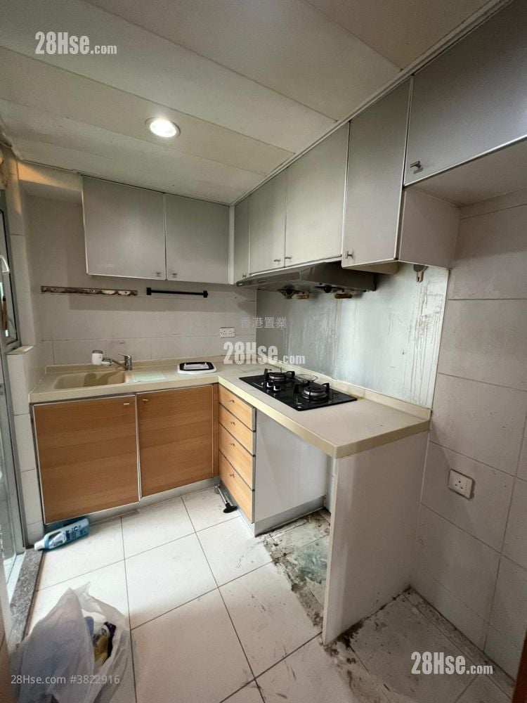 Metro Harbour View Sell 2 Bedrooms , 1 Bathroom 440 ft²