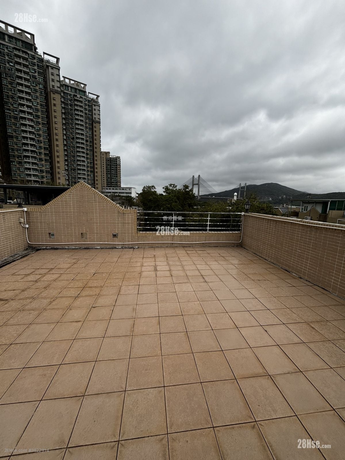 Ma Man Rental 2,100 ft²