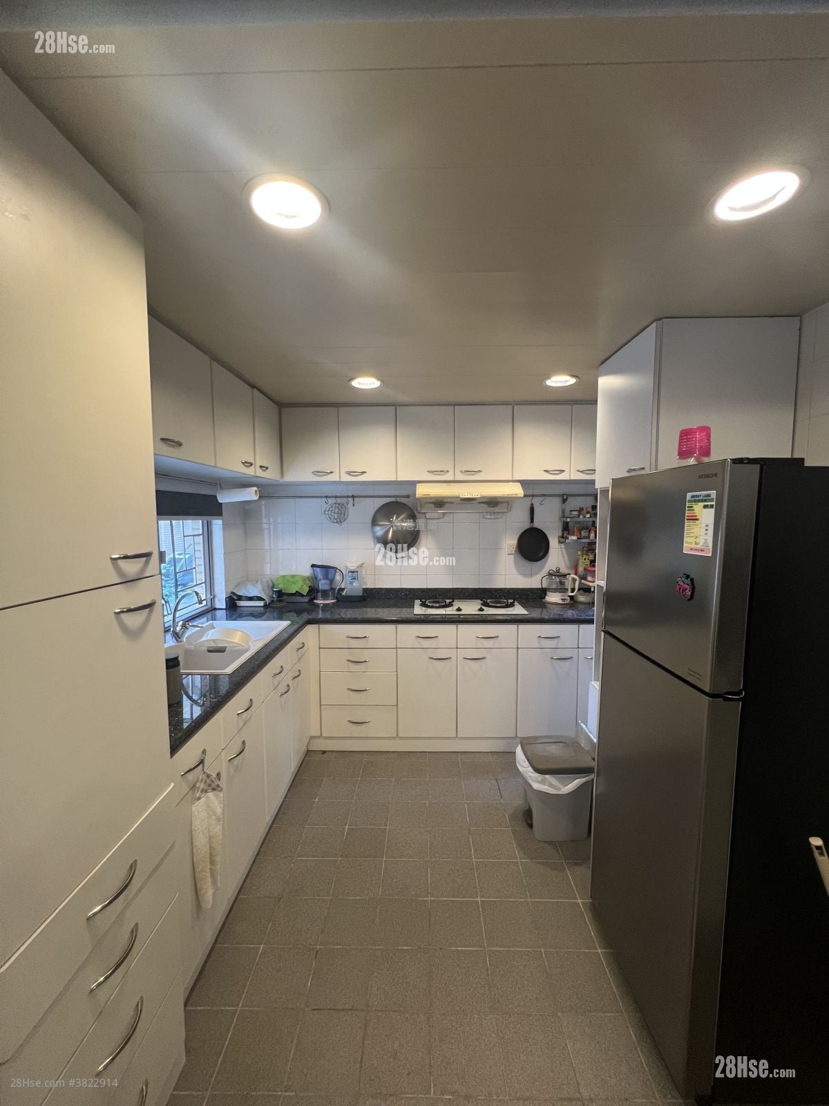 Ma Man Rental 2,100 ft²