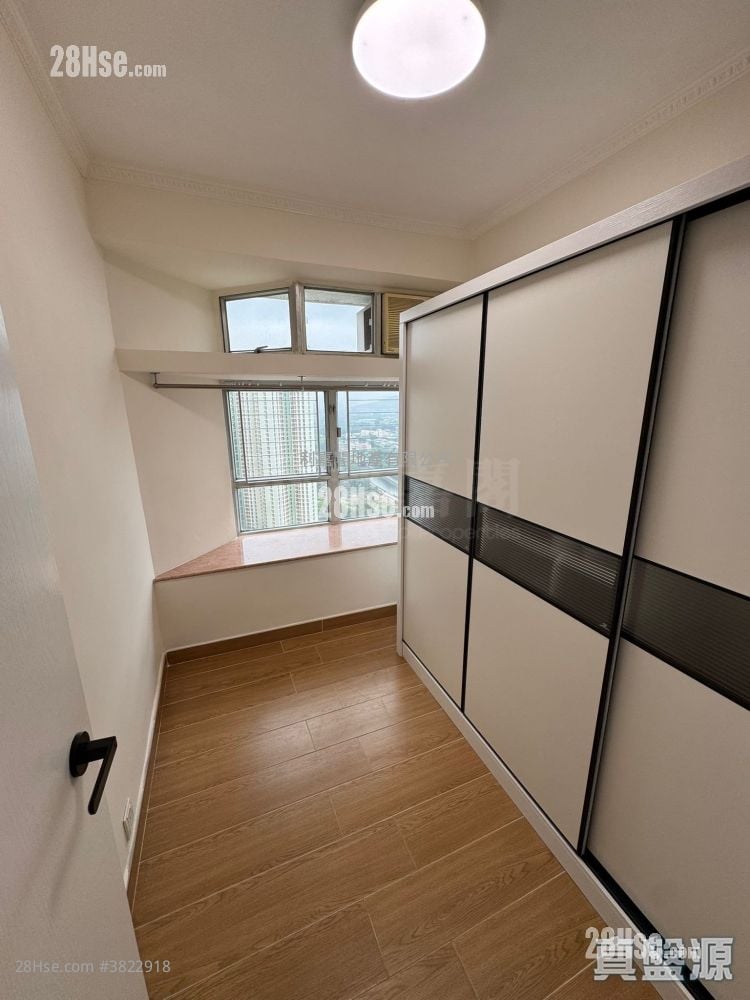 Kingswood Villas Sell 2 Bedrooms 449 ft²