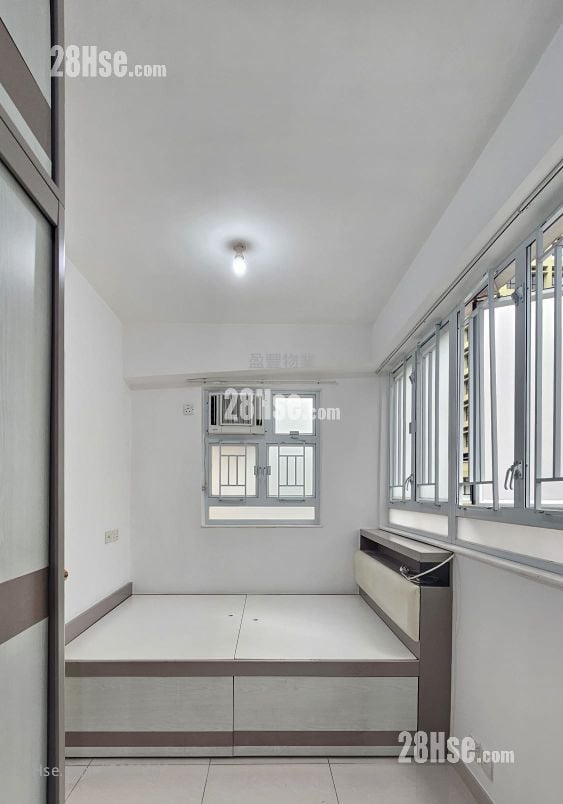 Kwong Tak Building (Mansion) Rental 1 Bedroom , 1 Bathroom 409 ft²
