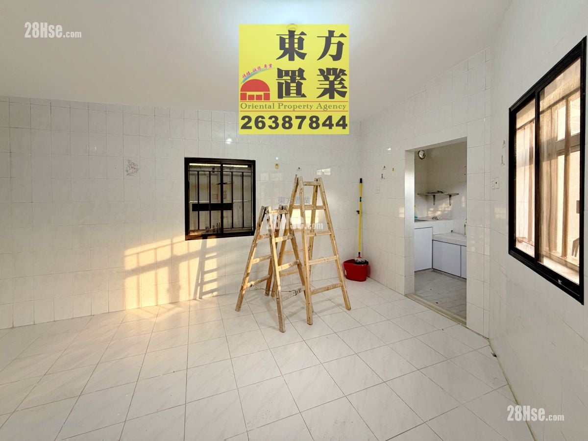 村屋 售盤 4 房 , 2 浴室 2,000 平方呎