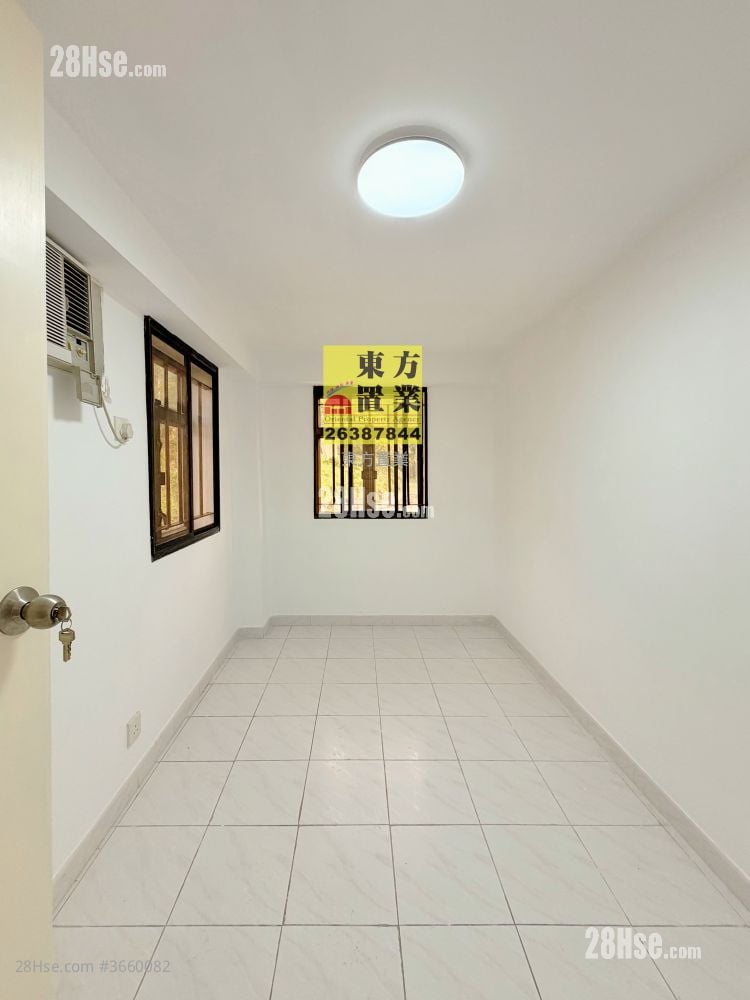 村屋 售盤 4 房 , 2 浴室 2,000 平方呎