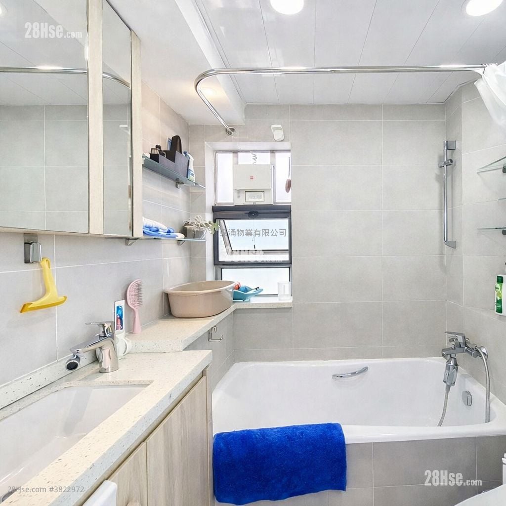 映湾园 售盘 3 房 , 2 浴室 736 平方尺