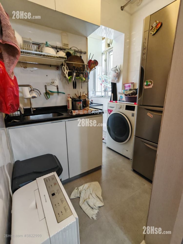 南昌邨 售盘 2 房 377 平方尺