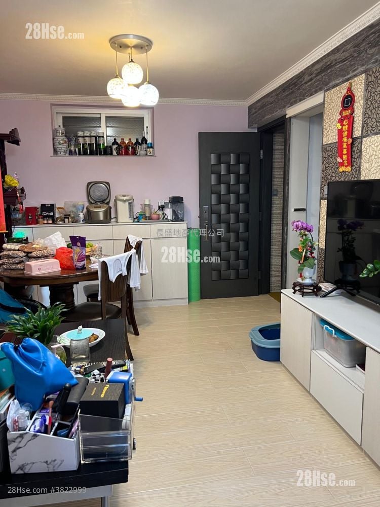 南昌邨 售盘 2 房 377 平方尺