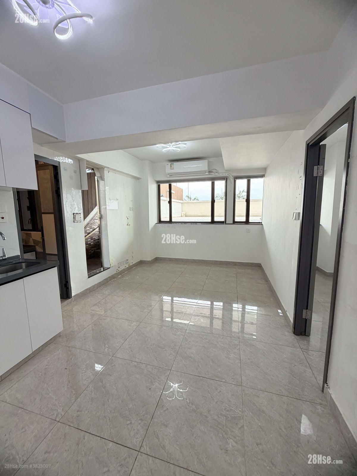 美新樓 售盤 366 平方呎