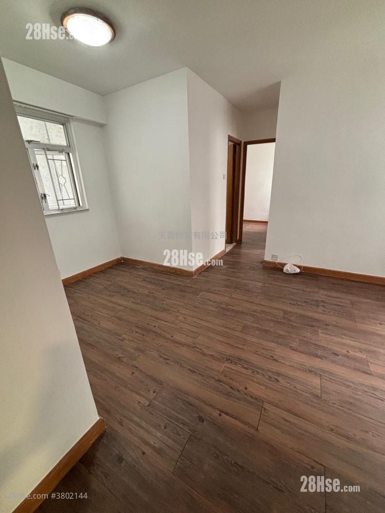 Wyler Gardens Sell 2 Bedrooms , 1 Bathroom 419 ft²