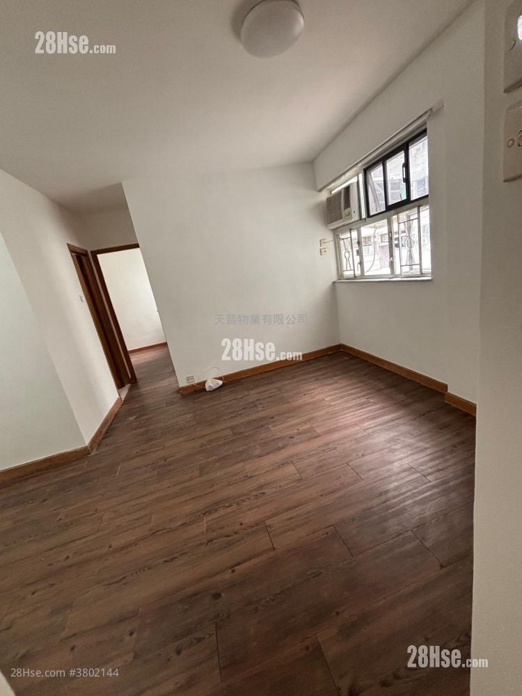 Wyler Gardens Sell 2 Bedrooms , 1 Bathroom 419 ft²