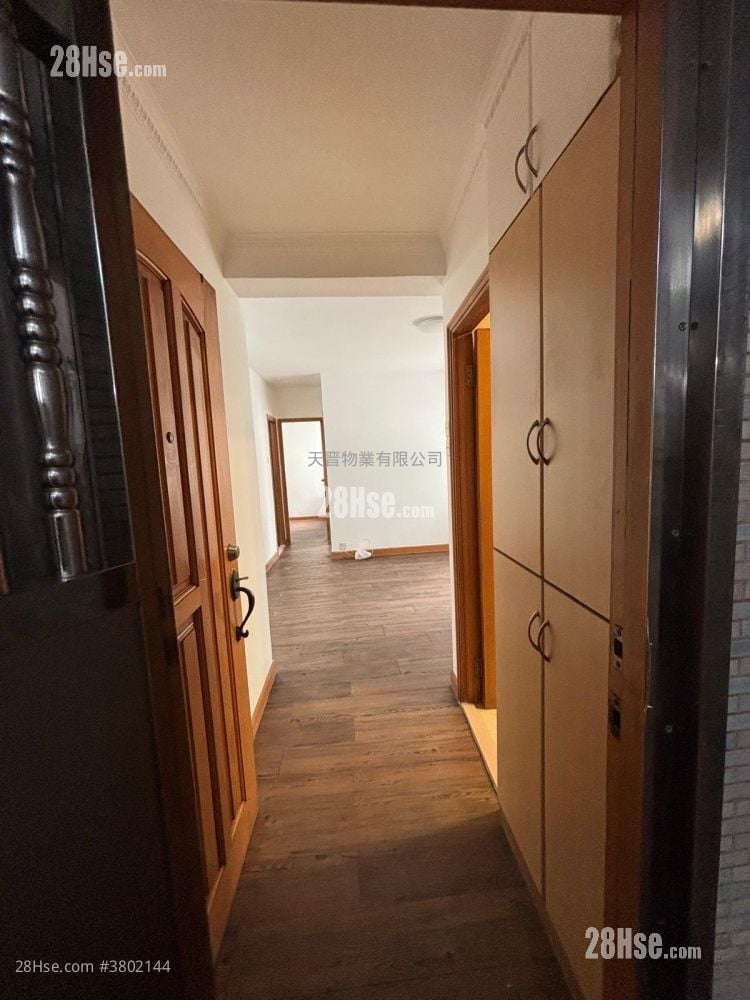 Wyler Gardens Sell 2 Bedrooms , 1 Bathroom 419 ft²