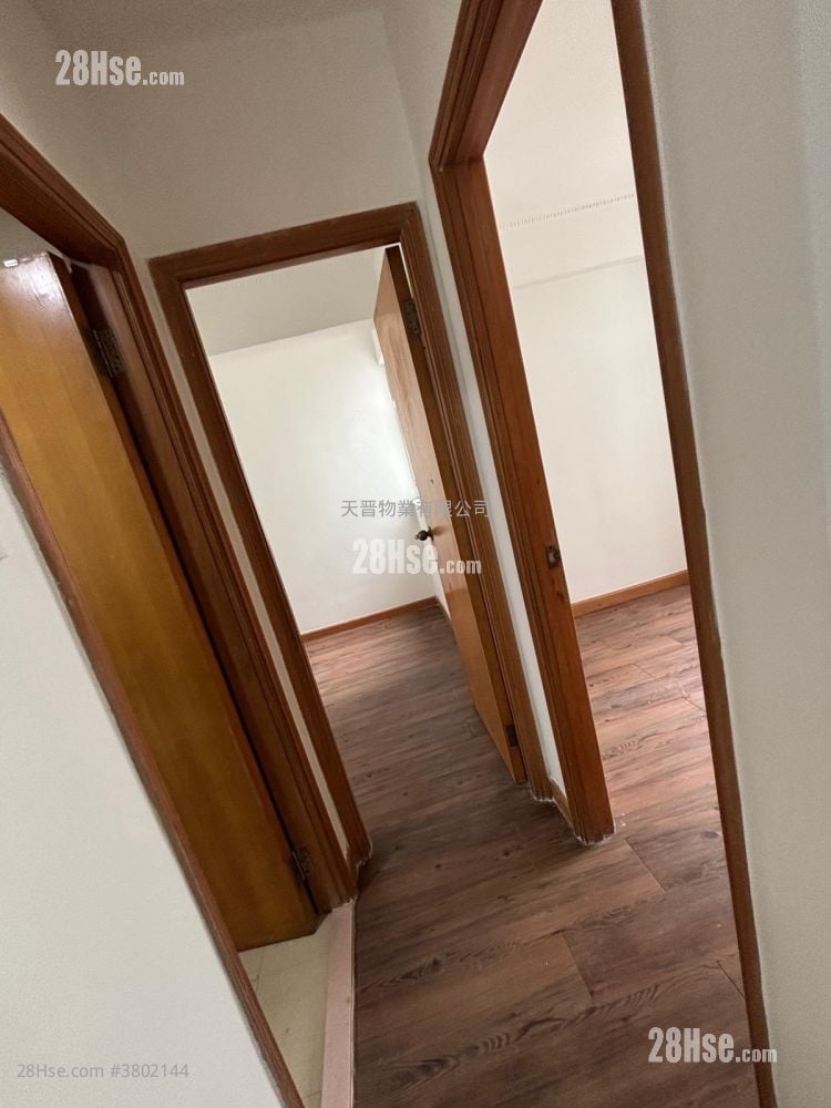 Wyler Gardens Sell 2 Bedrooms , 1 Bathroom 419 ft²
