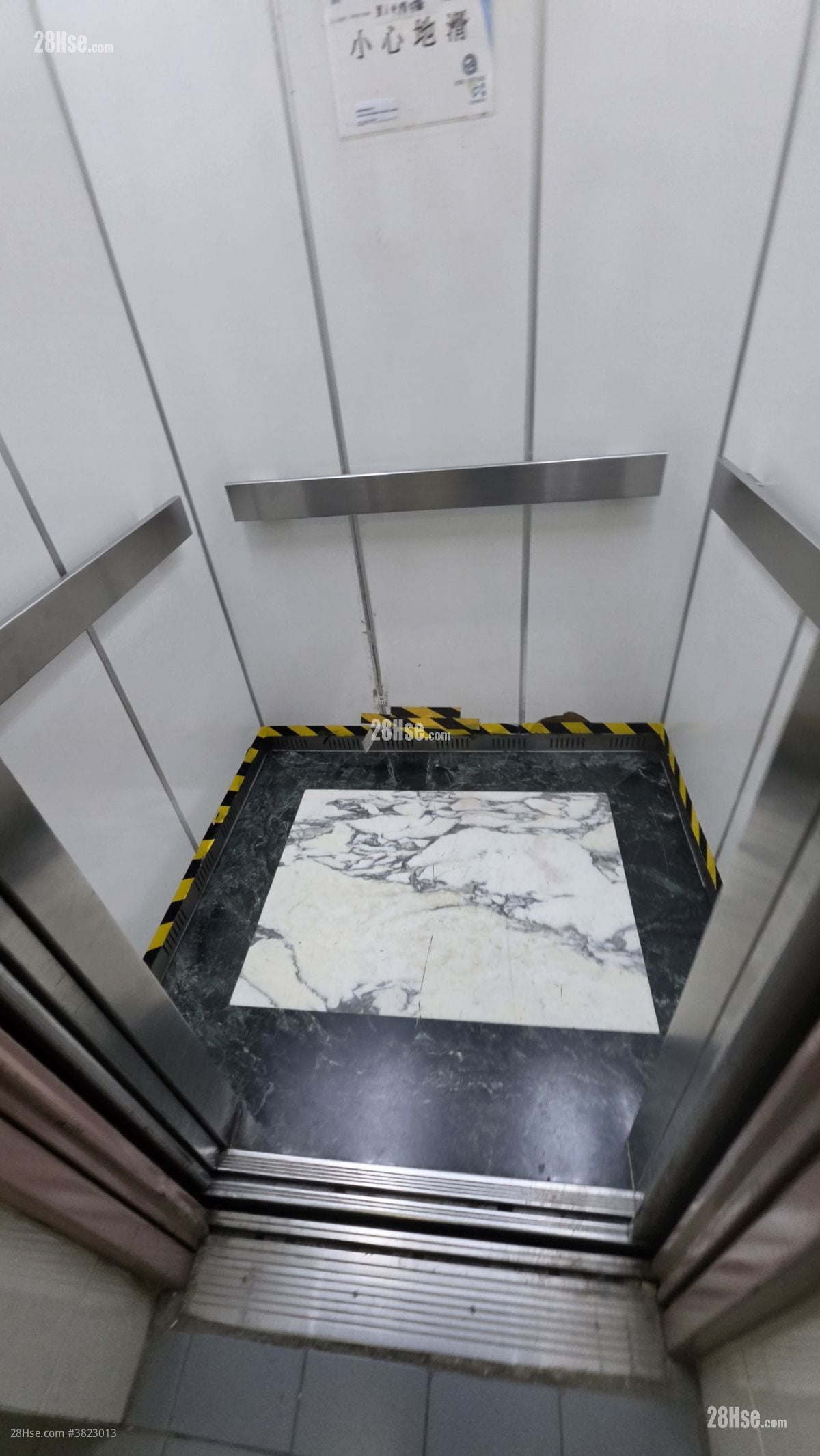 建輝大廈 售盤 2 房 , 1 浴室 321 平方呎