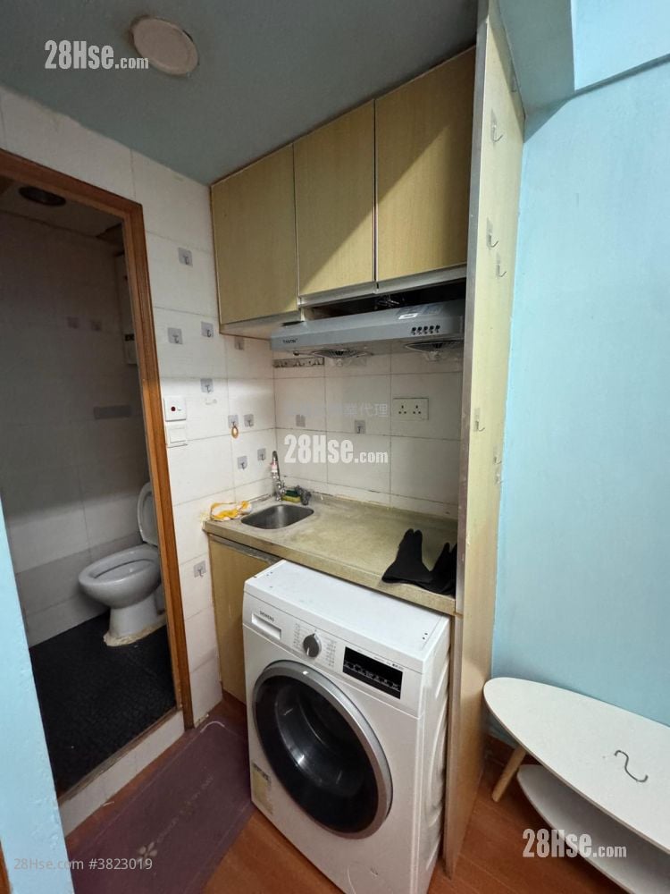 Tenement House Rental 1 Bedroom , 1 Bathroom 180 ft²