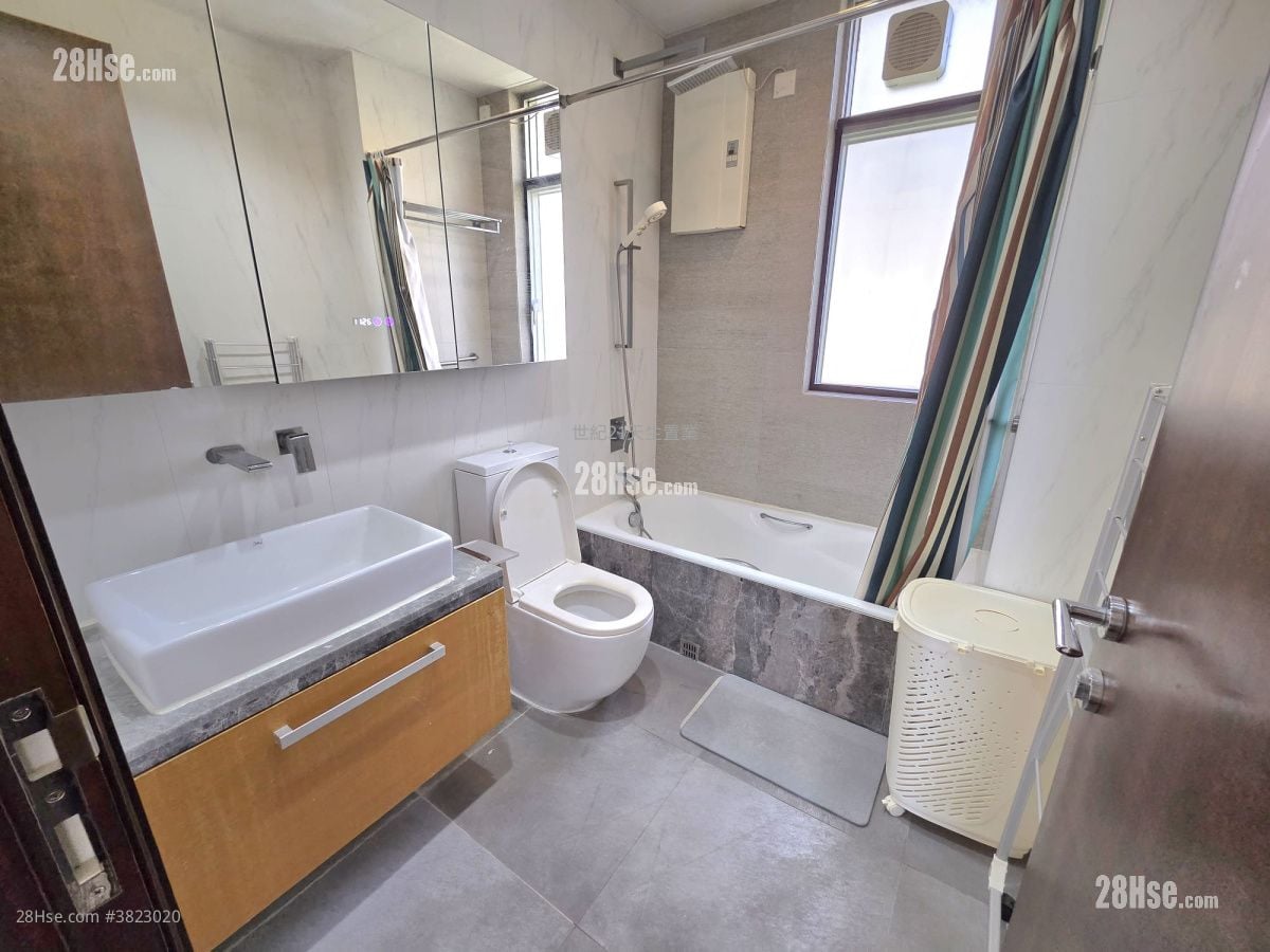 South Crest Rental 3 Bedrooms , 2 Bathrooms 934 ft²