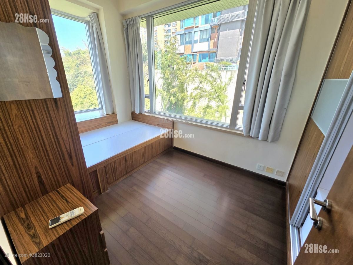 South Crest Rental 3 Bedrooms , 2 Bathrooms 934 ft²