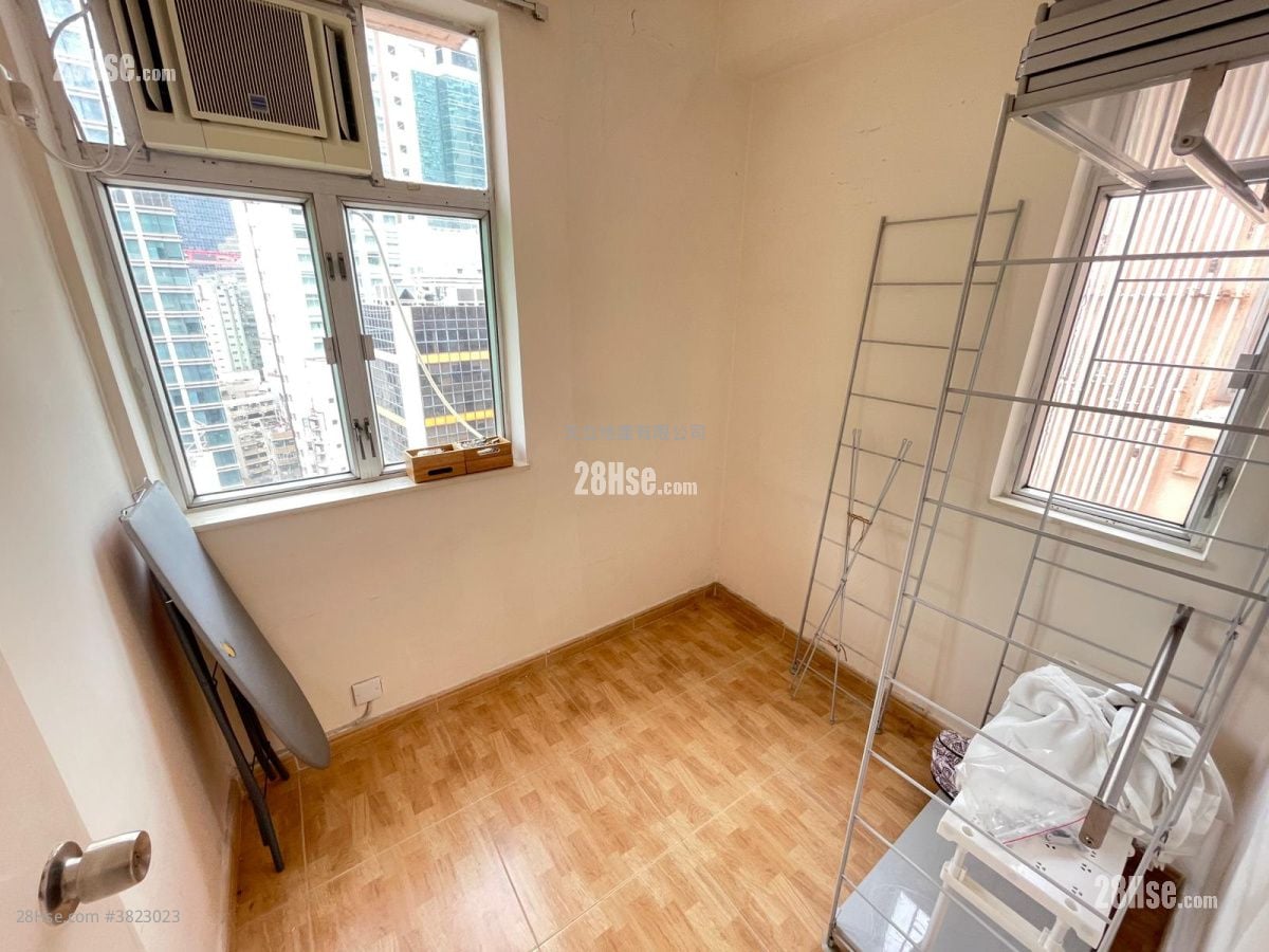 裕利大廈 租盤 1 房 , 1 浴室 270 平方呎