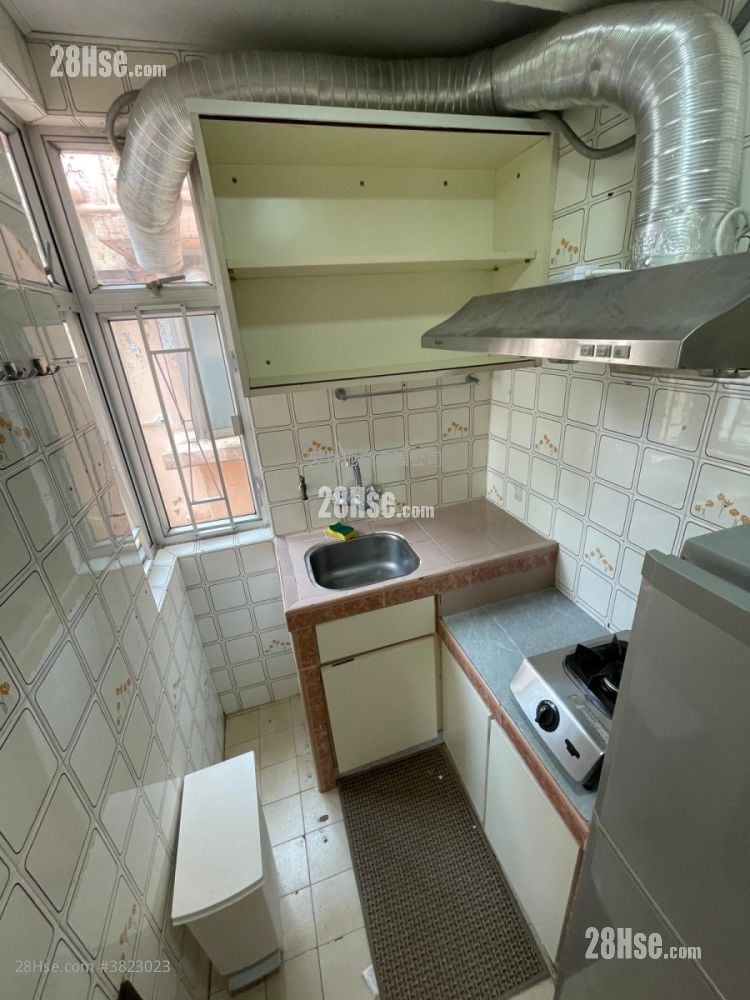 裕利大廈 租盤 1 房 , 1 浴室 270 平方呎