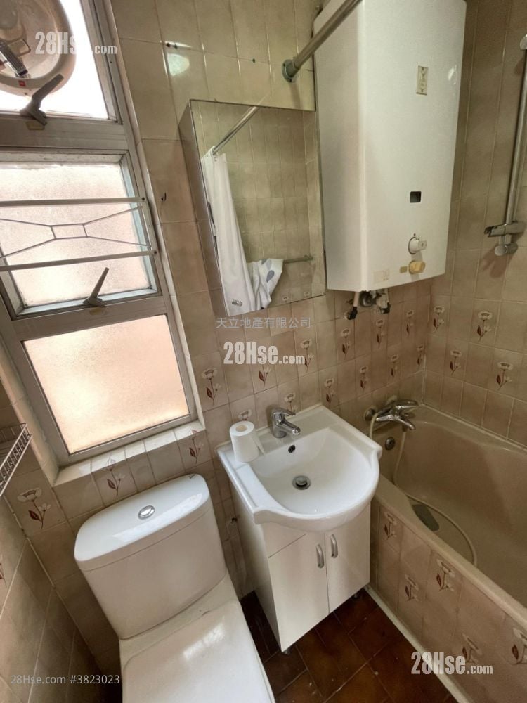 裕利大廈 租盤 1 房 , 1 浴室 270 平方呎