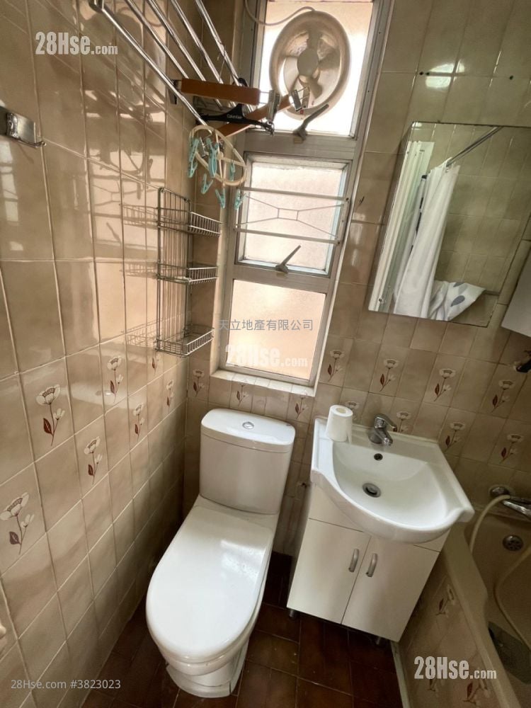 裕利大廈 租盤 1 房 , 1 浴室 270 平方呎