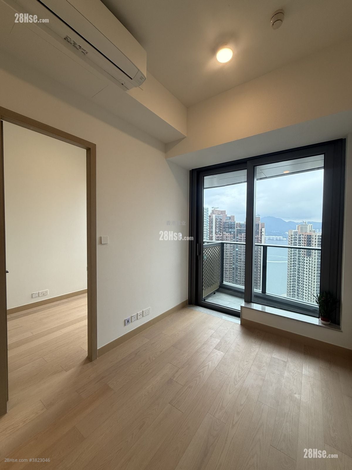 Seasons Place 售盘 1 房 , 1 浴室 330 平方尺