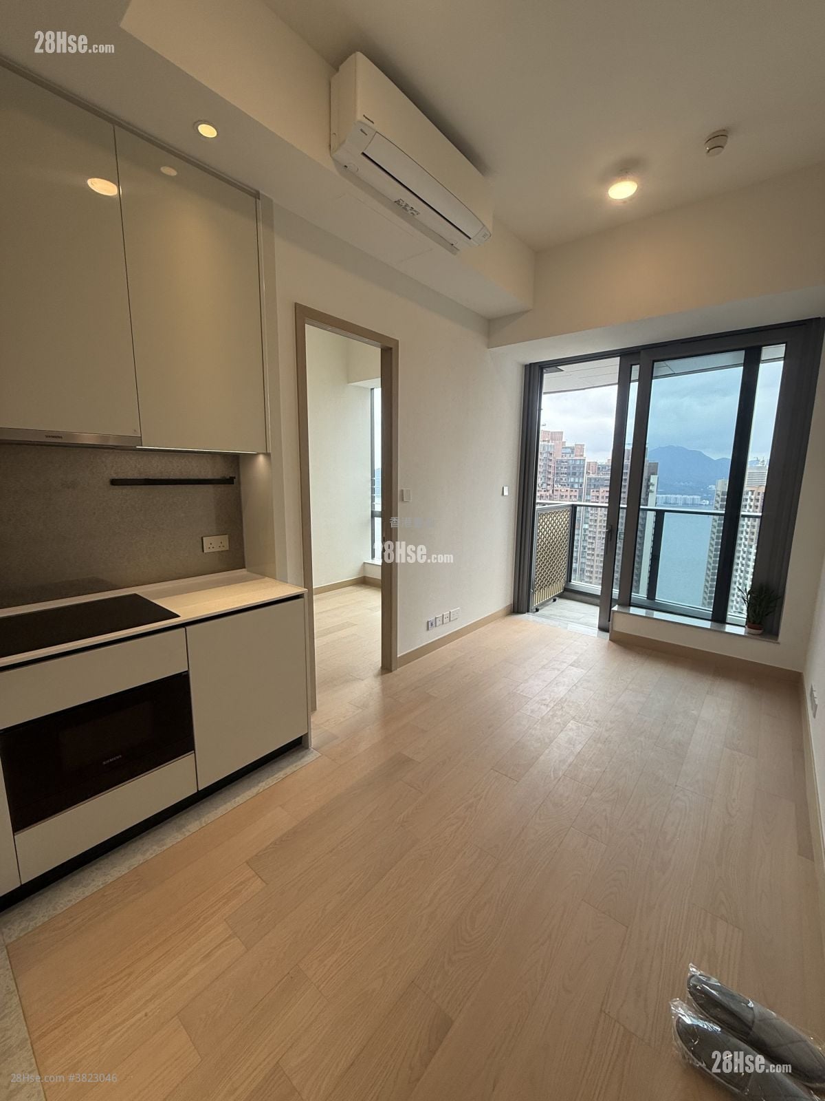 Seasons Place 售盘 1 房 , 1 浴室 330 平方尺