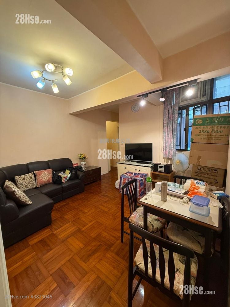 World Fair Court Sell 3 Bedrooms 510 ft²