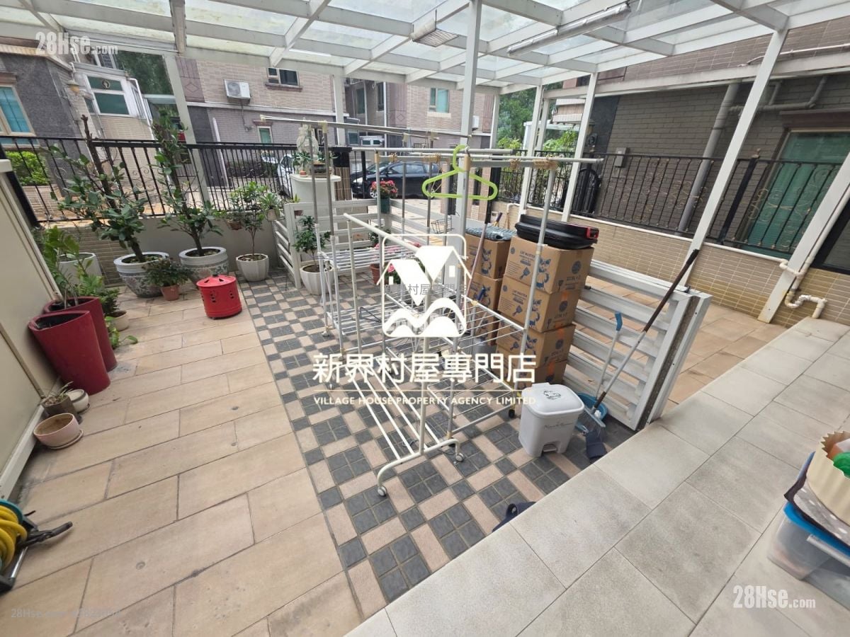 Village Sell 3 Bathrooms 1,400 ft²