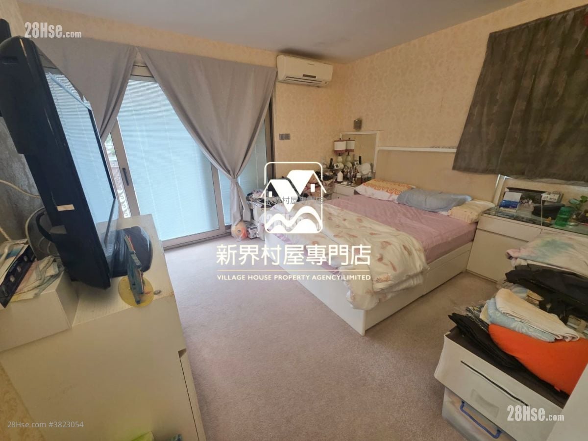 Village Sell 3 Bathrooms 1,400 ft²