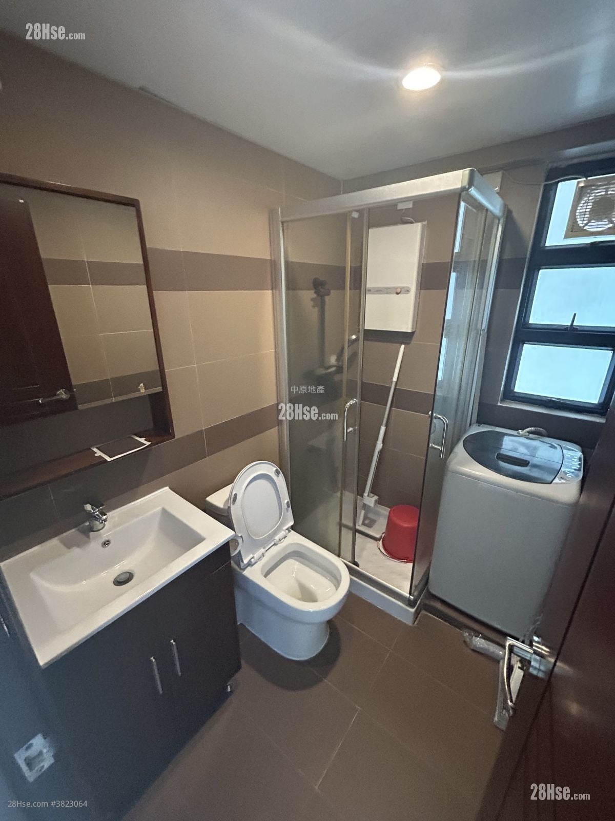 御豪山莊 售盤 2 房 , 2 浴室 689 平方呎