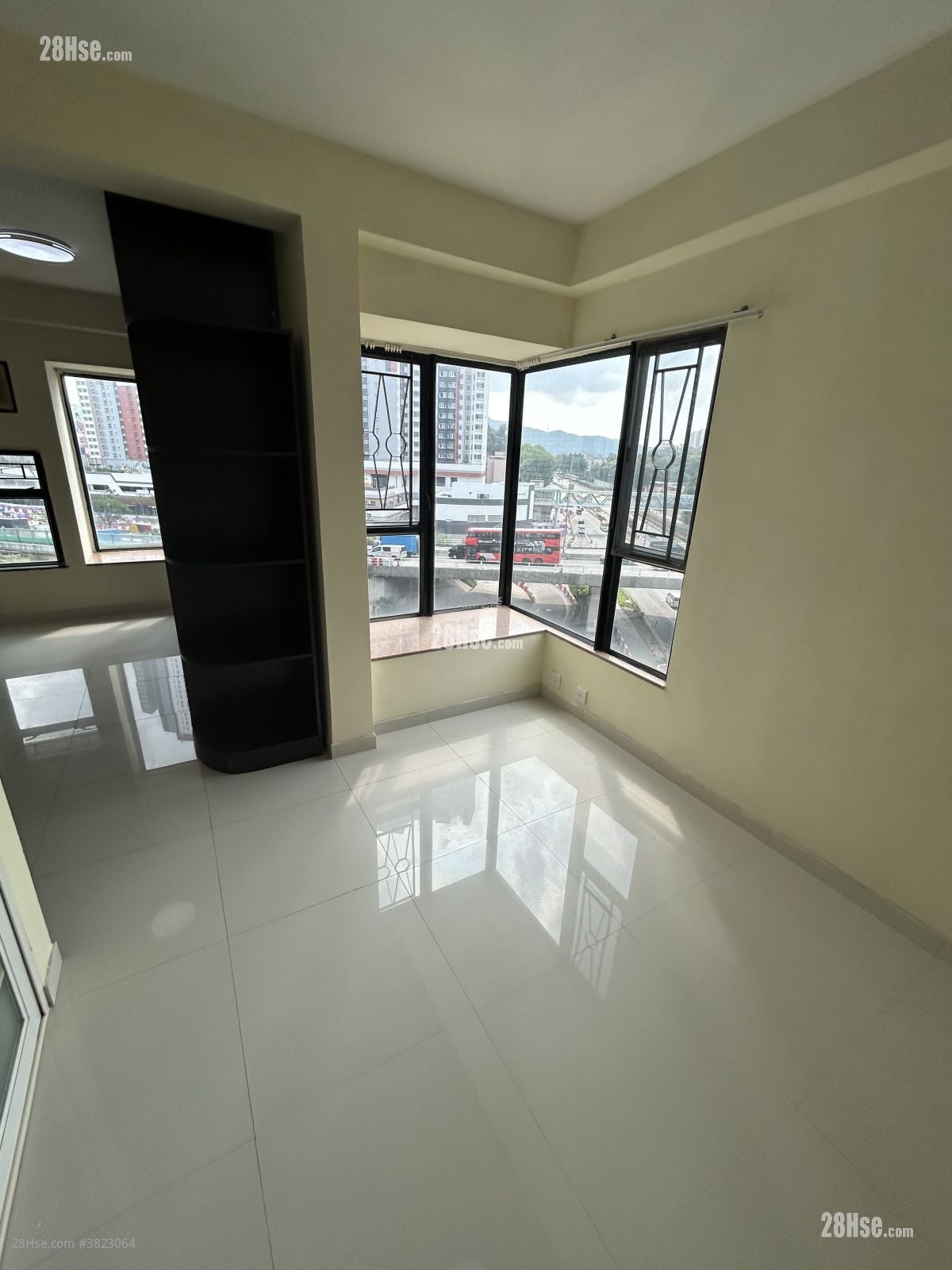 御豪山莊 售盤 2 房 , 2 浴室 689 平方呎