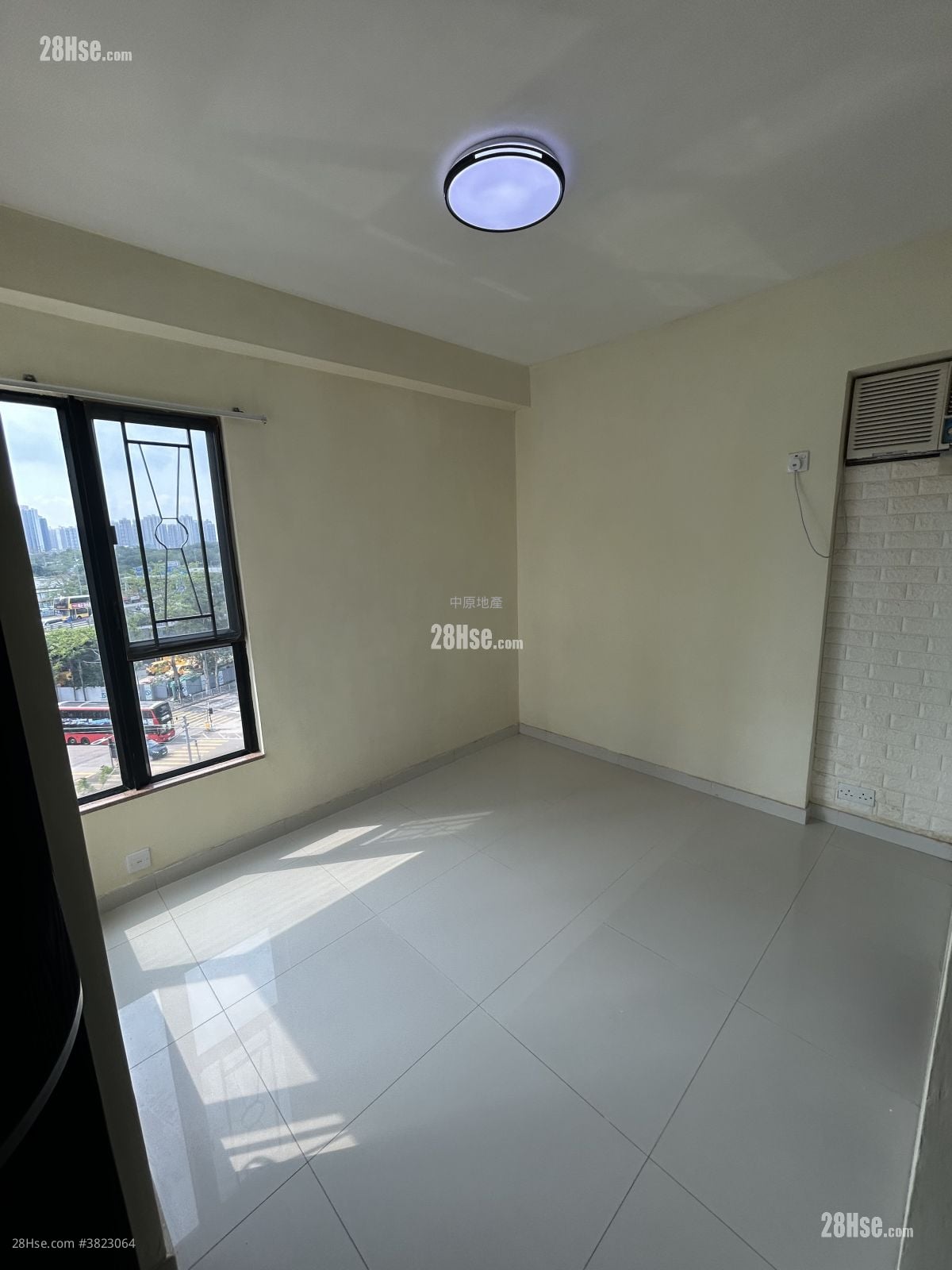 御豪山莊 售盤 2 房 , 2 浴室 689 平方呎