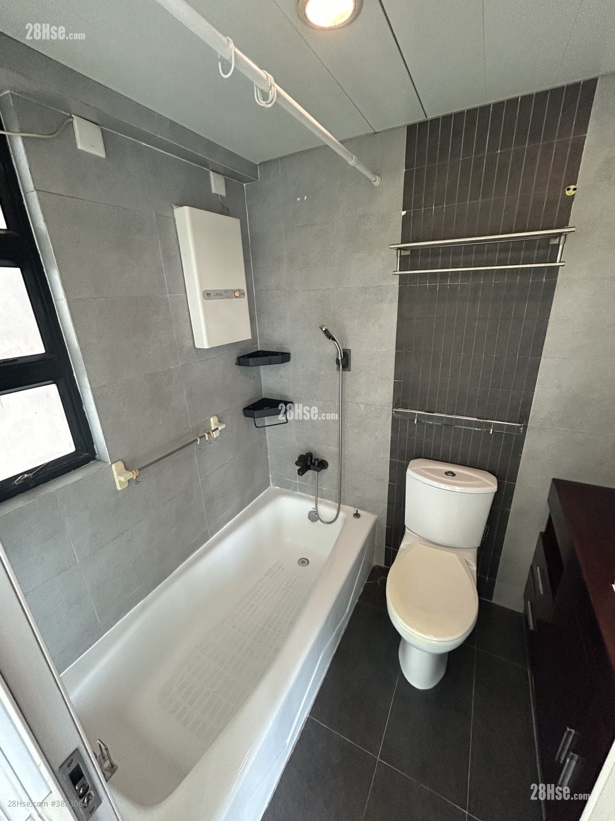 御豪山莊 售盤 2 房 , 2 浴室 689 平方呎