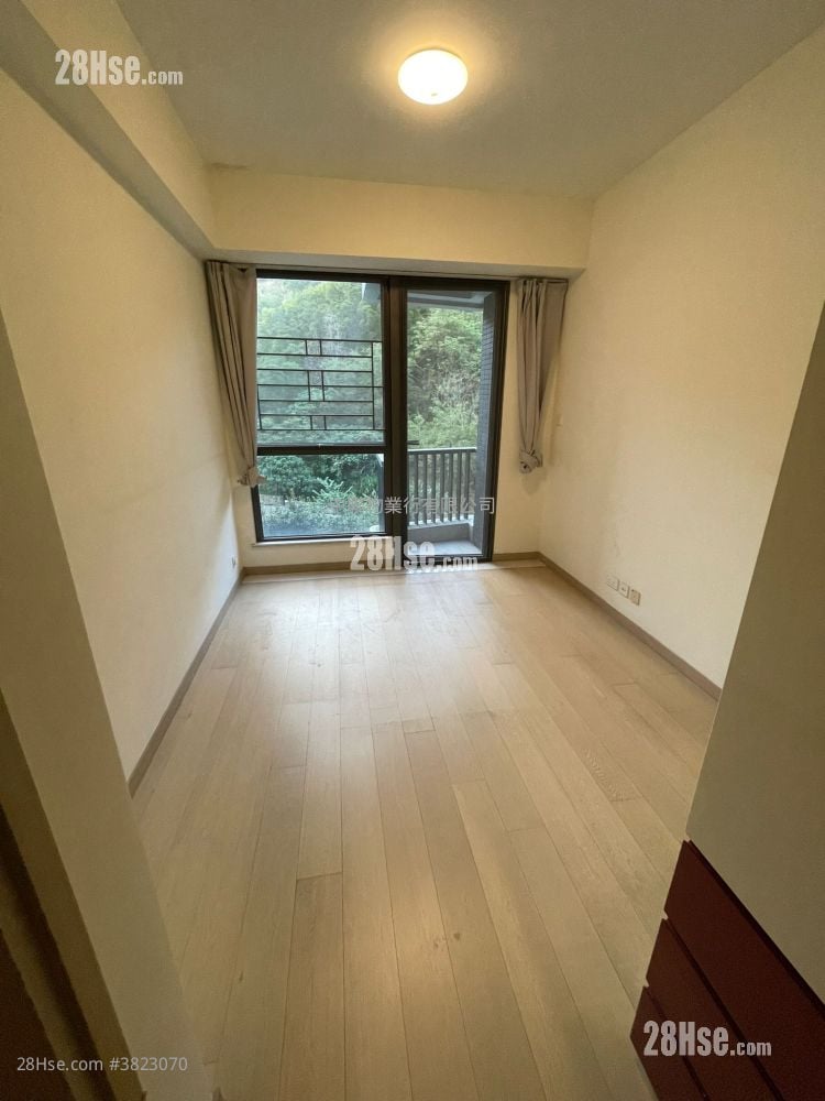 Dragons Range Rental 944 ft²