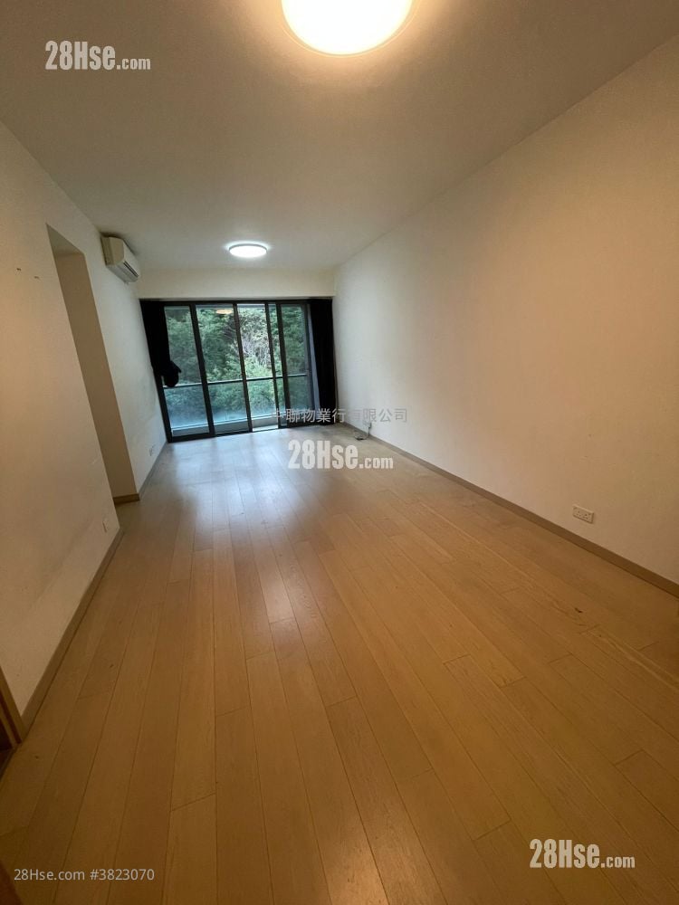 Dragons Range Rental 944 ft²