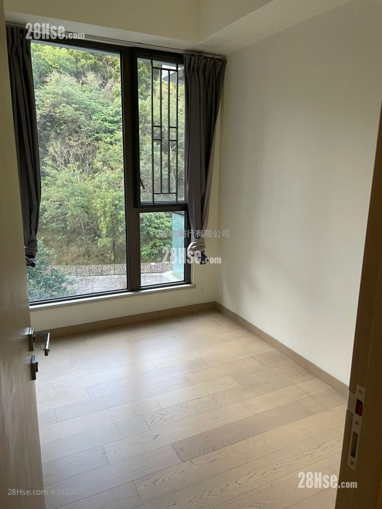 Dragons Range Rental 944 ft²